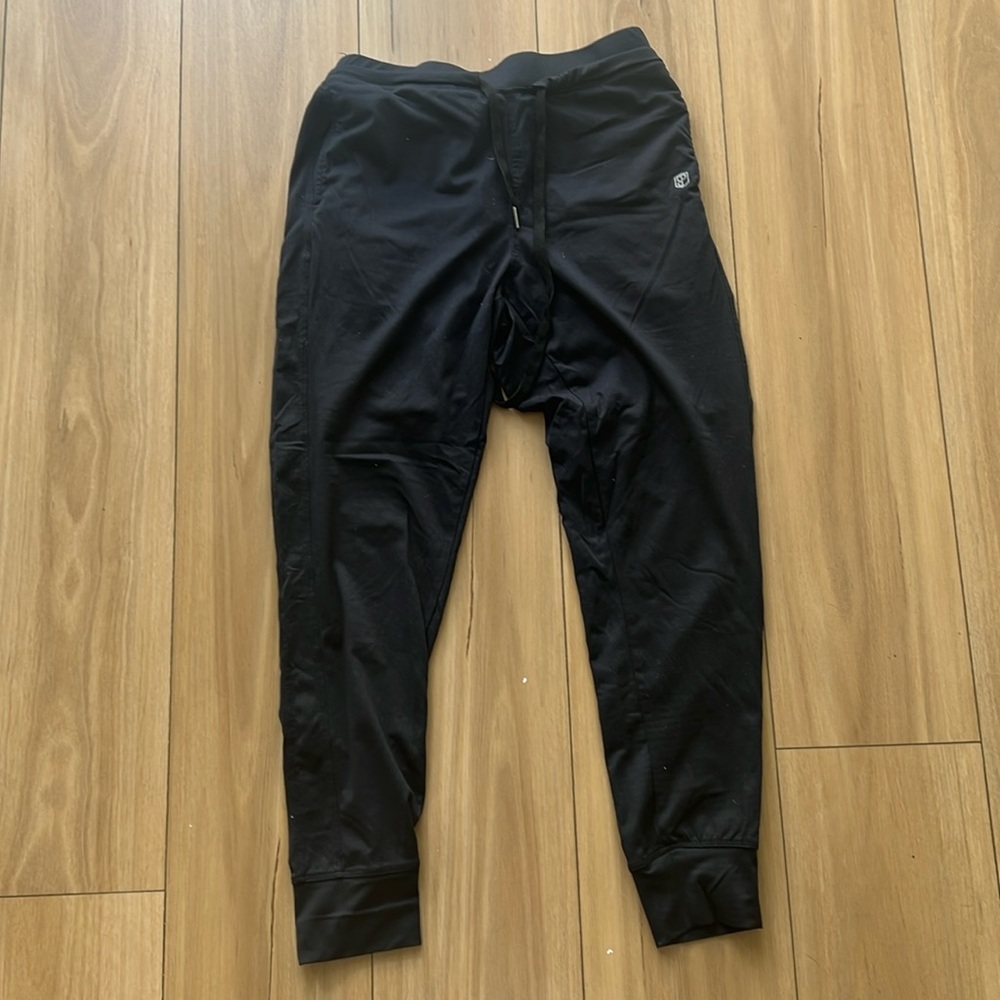 Born primitive joggers